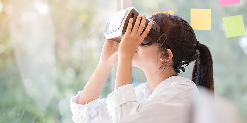 ストレスの軽減を図る研究への取り組みに仮想現実（VR）を活用