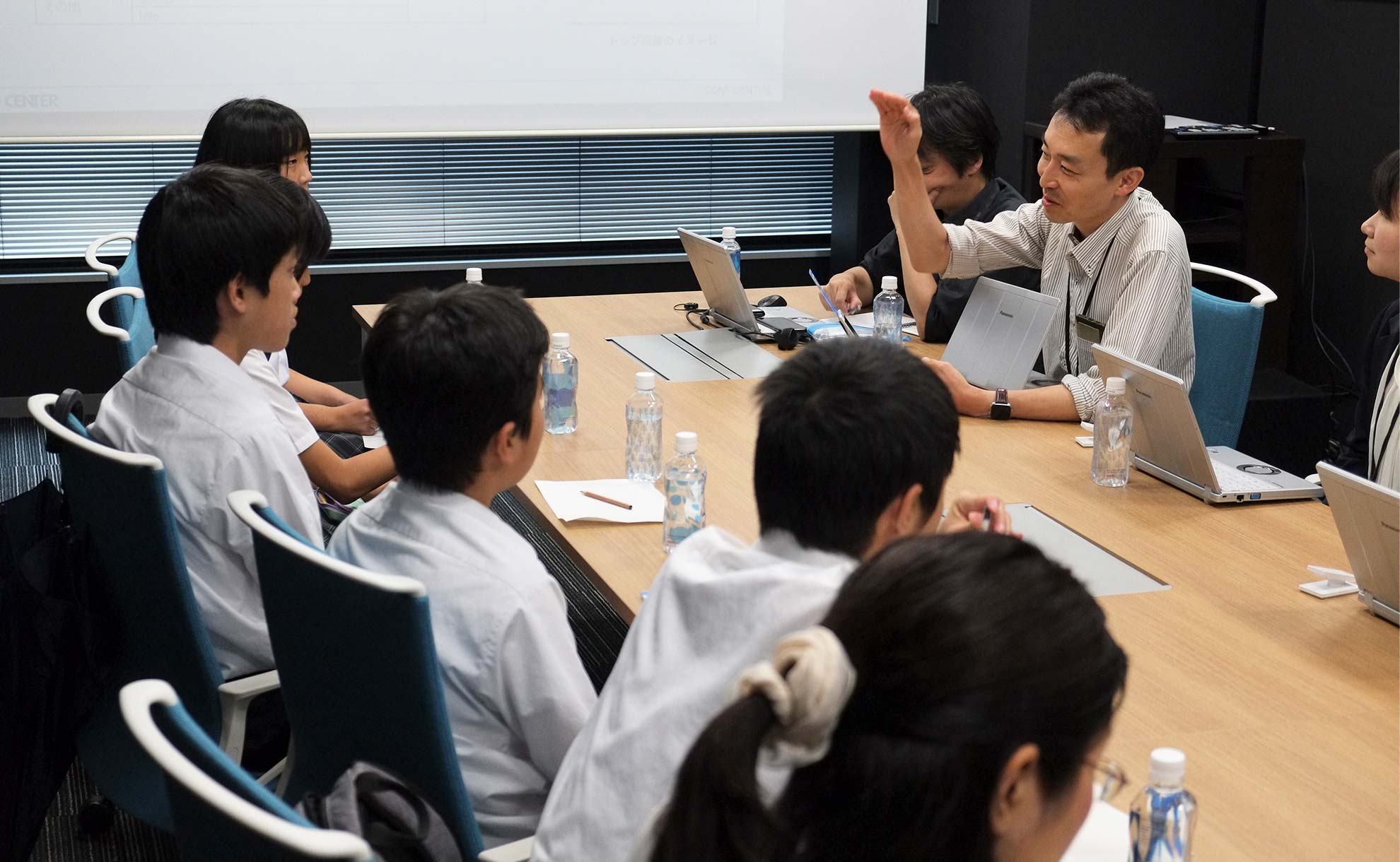 東京都葛飾区立 上平井中学校 地域防災ボランティア部の生徒が当社を訪問しました